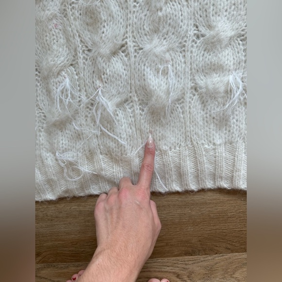 🍂NWT Vince Feather-Appliquéd Italian Cable-Knit Sweater - Picture 7 of 16